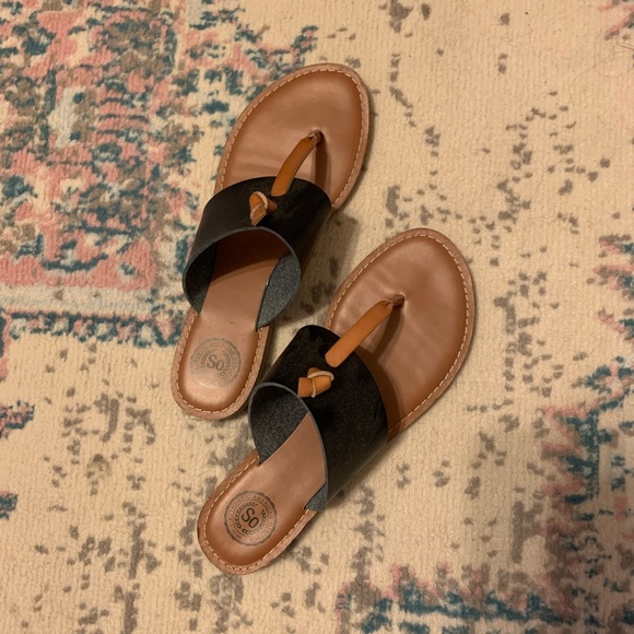 SO Shoes - NWOT SO Tan and Black Sandals